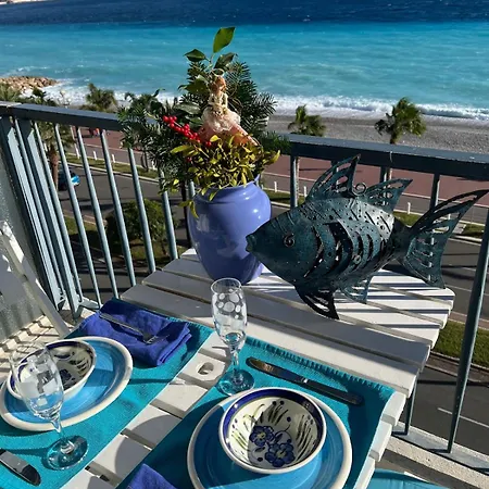 Apartman Front De 3 Pieces *
